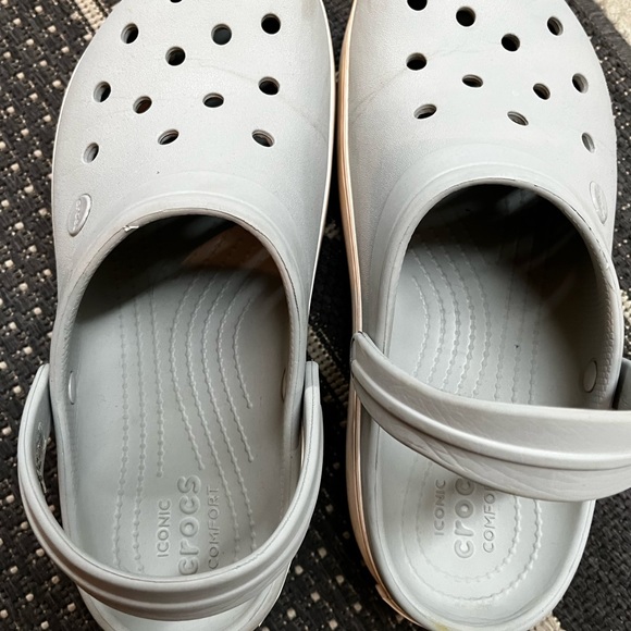CROCS - Picture 1 of 5